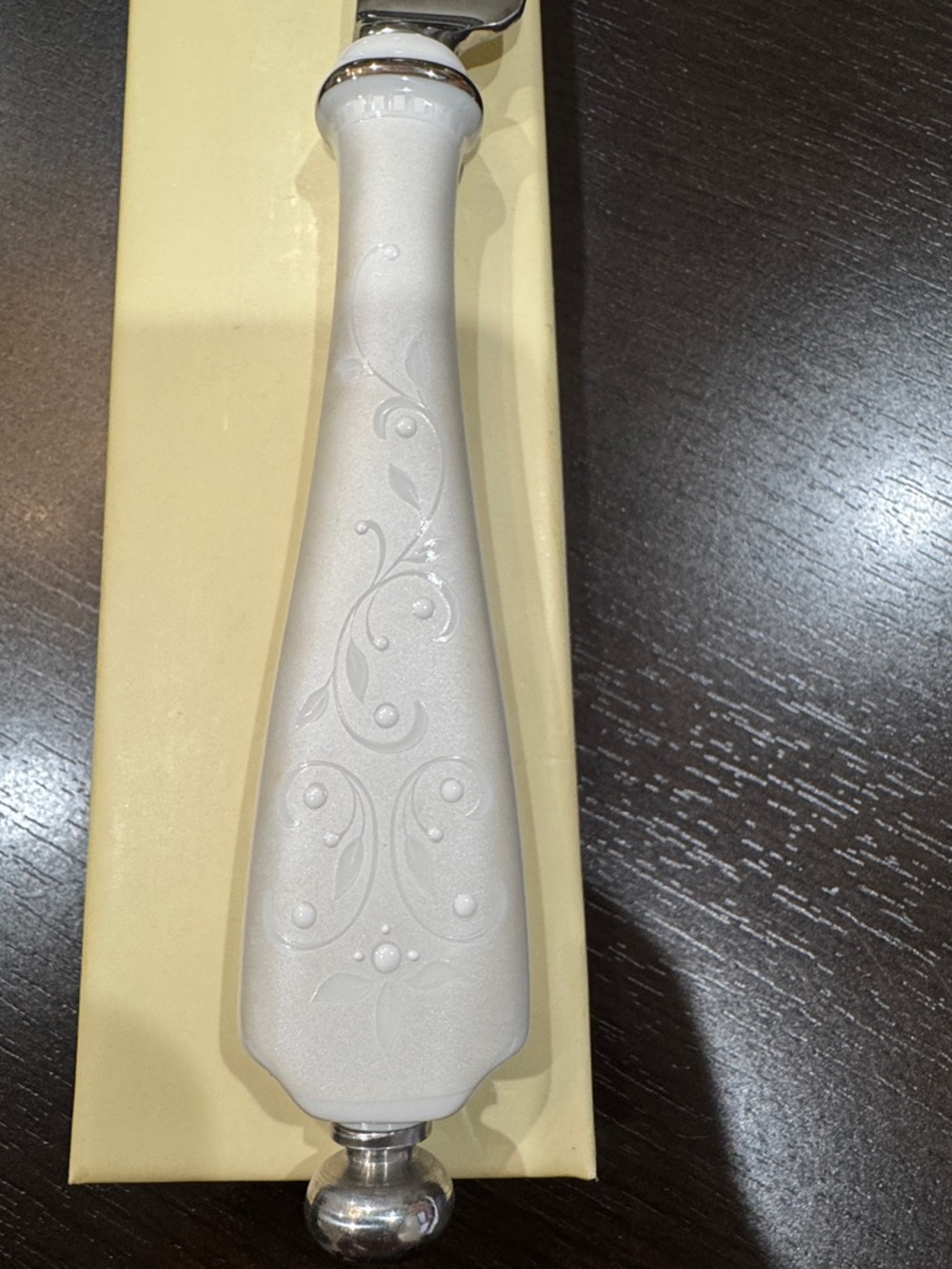 Lenox Wedding Promises Opal Innocence Cake Knife with Silver Blade - Picture 3 of 7